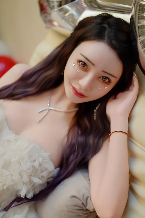 「台版明日花綺羅」沈娜娜（璃奈醬）公開擇偶條件。（圖／沈娜娜）